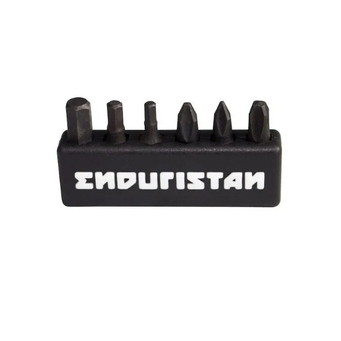 Le pack d'outils roulant de la marque Enduristan accessoire pour side-car Ural via Moto Side Aventure (concessionnaire side-car Ural)