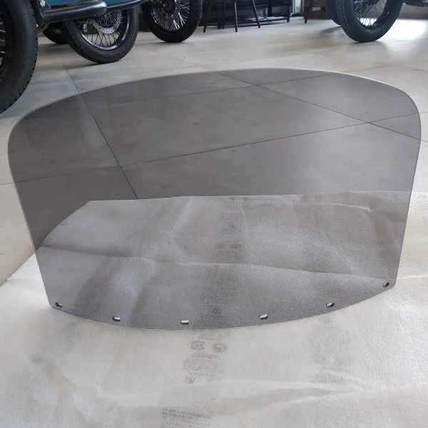 Vitre de pare brise side-car , fumé, accessoire pour side-car Ural via Moto Side Aventure (concessionnaire side-car Ural)