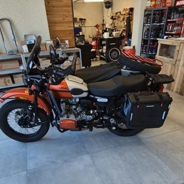 SysBag WP L con placa de adaptación izquierda, accesorio para sidecar Ural a través de Moto Side Aventure (distribuidor de sidecares Ural)