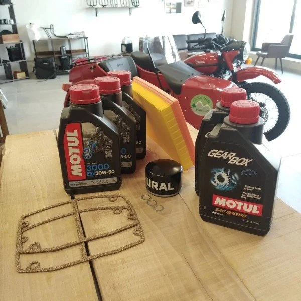 Kits Révision Ural avec produits d'entretien Motul pour side-car Ural modèle injecteur via Moto Side Aventure (concessionnaire sidecar Ural)