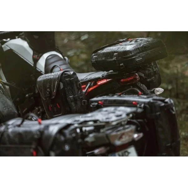 SysBag WP M avec platine d'adaptation gauche, accessoire pour side-car Ural via Moto Side Aventure (concessionnaire sidecar Ural)