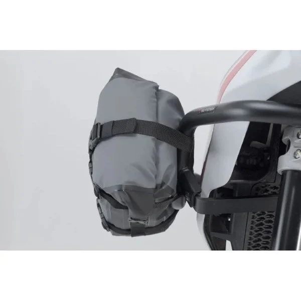 Sacoche de selle Drybag 80 gris/noir, Étanche, 8l, accessoire pour side-car Ural via Moto Side Aventure (concessionnaire sidecar Ural)