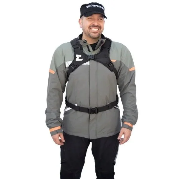 Sac à dos étanche Enduristan Hurricane 25 compatible avec les side-cars de marque Ural Motorcycles