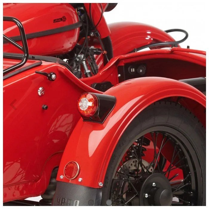 Le kit de conversion complet pour les lampes de style Retro, LED est un accessoire sidecar Ural via Moto Side Aventure (concessionnaire side-car Ural)