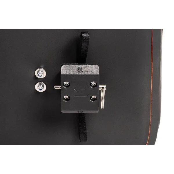 Enduristan Sacoche Laterale Monsoon Evo 2, accessoire side-car Ural via Moto Side Aventure (concessionnaire sidecar Ural)
