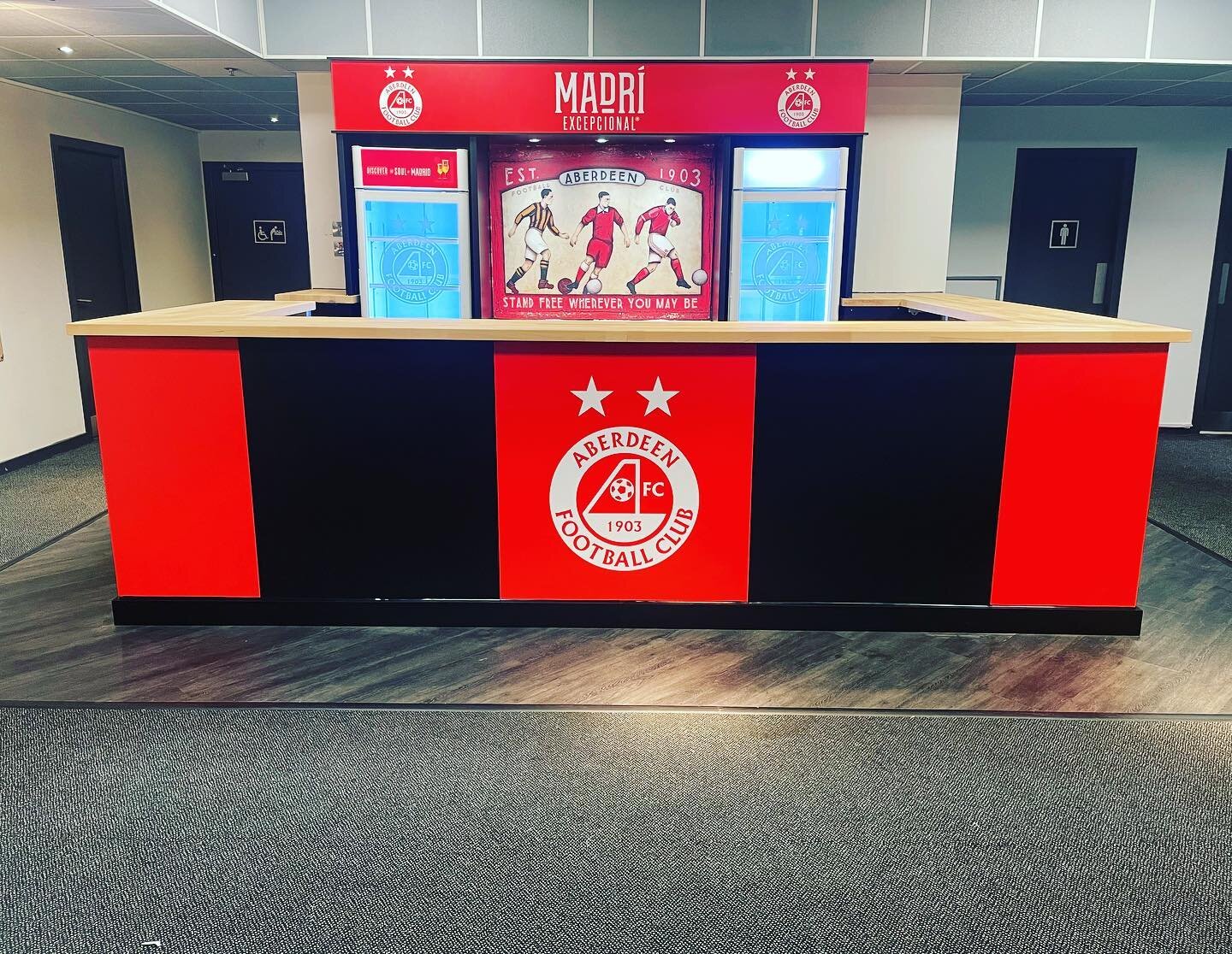 A new permanent bar which we designed and installed for Aberdeen Football Club and Madri Excepcional! @madriexcepcional