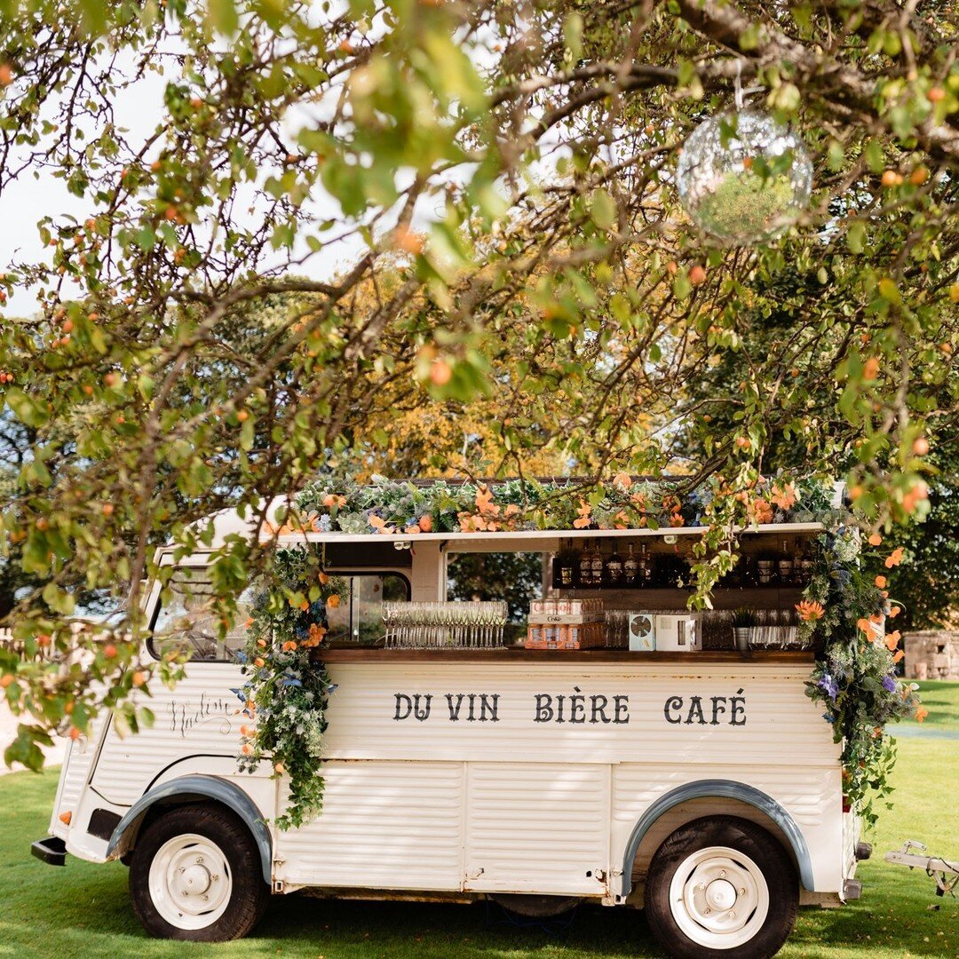 Dreaming of an outdoor wedding in 2022? We know a lot of people have had plans postponed a few times in the past year or so! From small set ups, to our vintage vans and containers, we have a huge range of bars for gatherings big and small. Fancy find