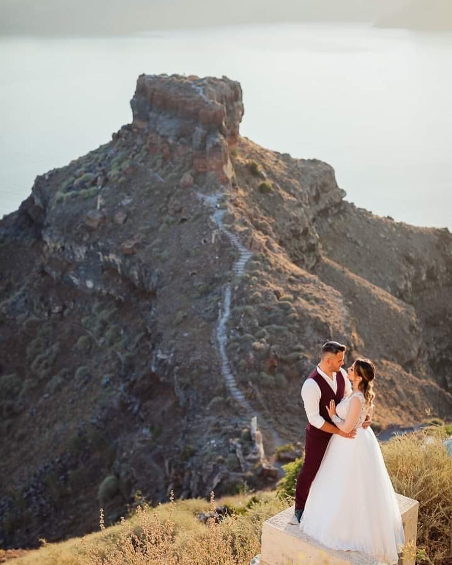 Santorini is filled with glamour and elegance, an extremely unique and beautiful island that cannot be compared with anything you have seen until now around the world. Its unparallel style and beauty in combination with the chic and luxurious venues 