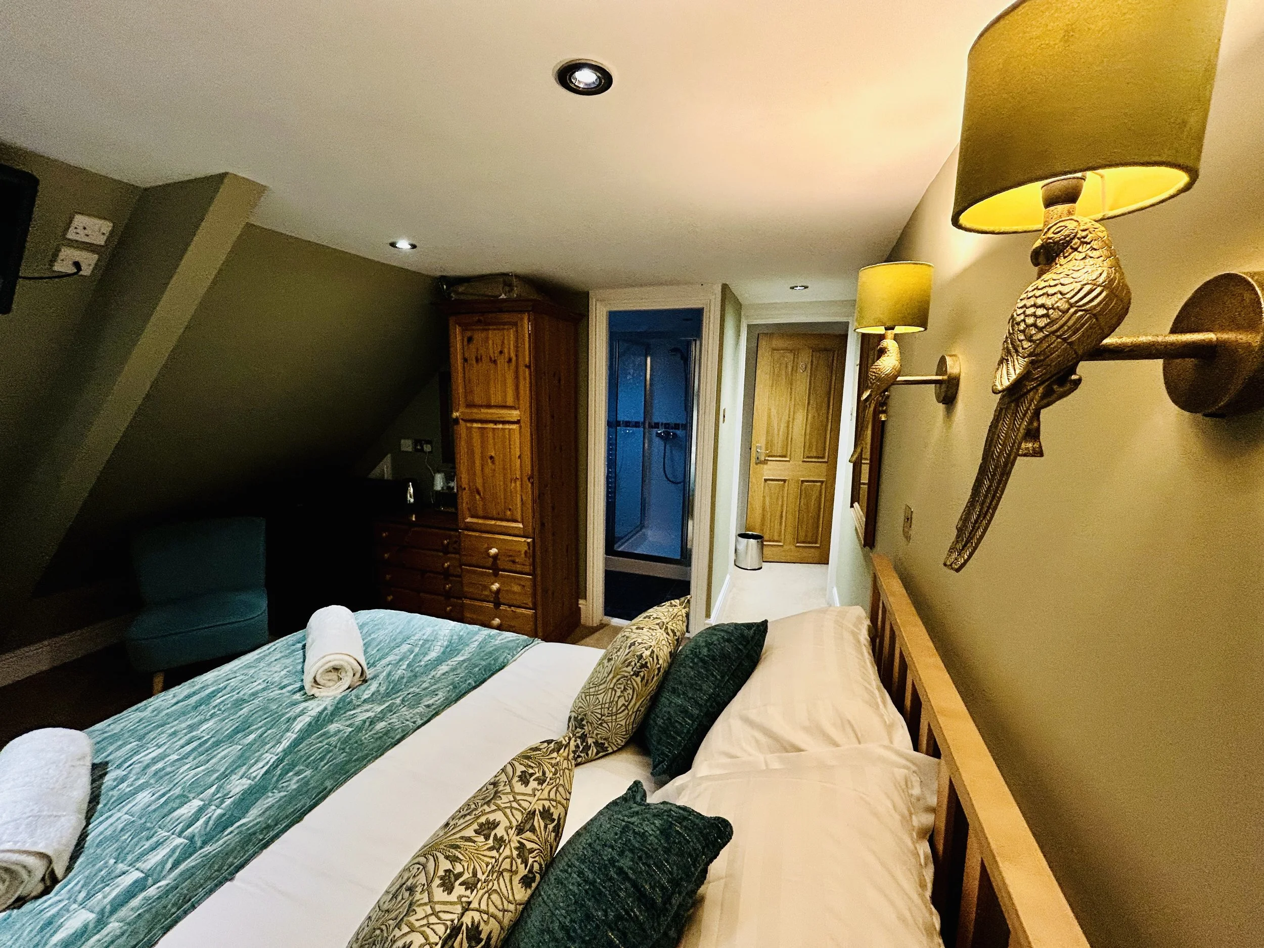 Room9-01.jpeg