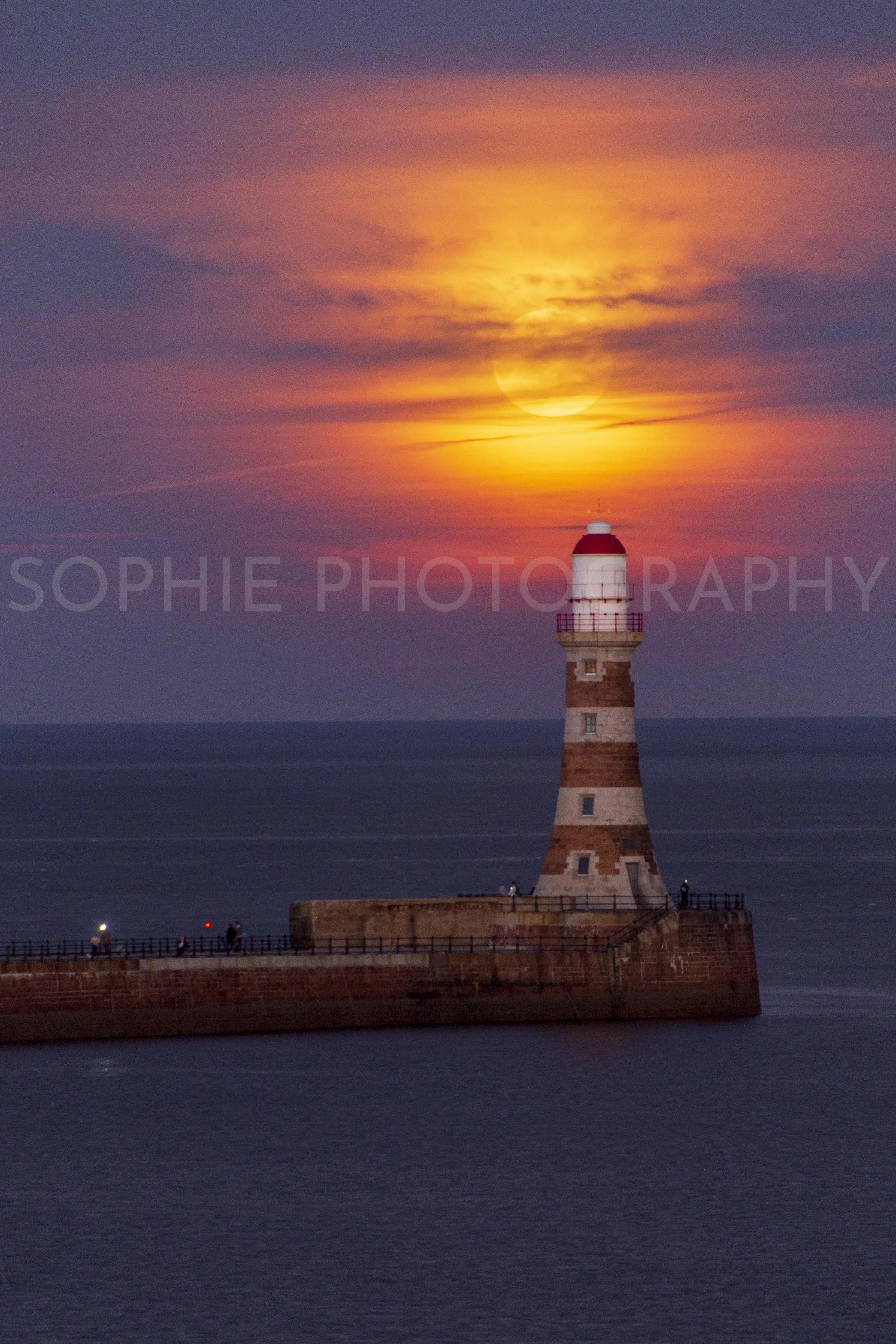 Roker+Moonrise+03.jpg