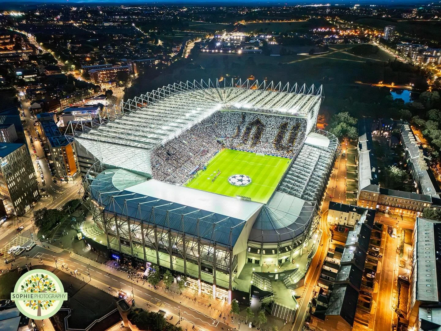 Newcastle United vs Barcelona⁣
📍St James&rsquo; Park⁣
What a display from @worflags 
⁣
Prints available to pre-order now! ⁣
⁣
💌 DM me for size and price options! ⁣
⁣
⁣
⁣
#SophiePhotography #NUFC #NewcastleUnited #WorFlags #StJamesPark