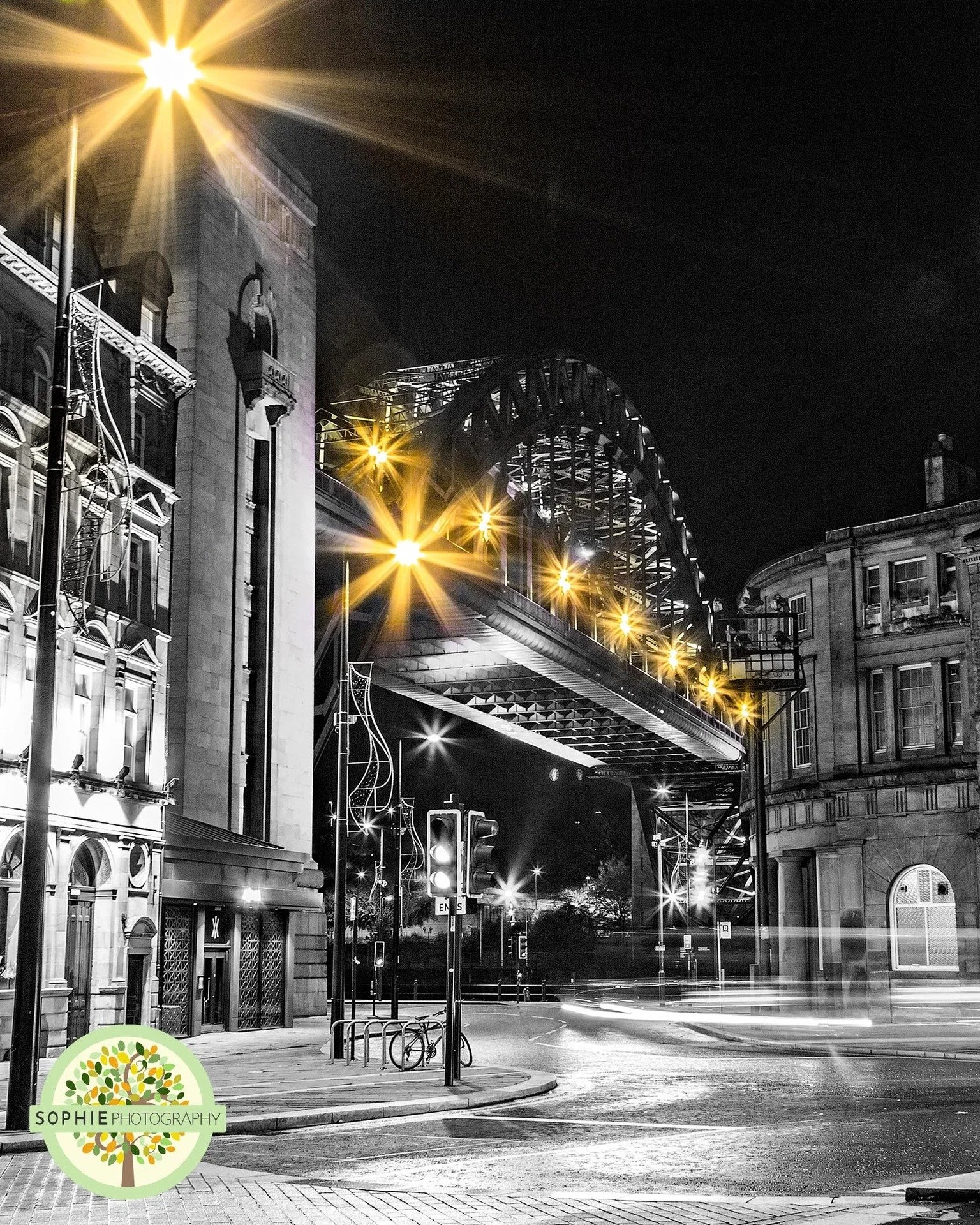 ✨ Did you know… our Gold Colour Pop collection now features over 25 different photographs?
This range has been designed so you can mix and match your favourite locations, while still creating a set that looks beautifully cohesive when display