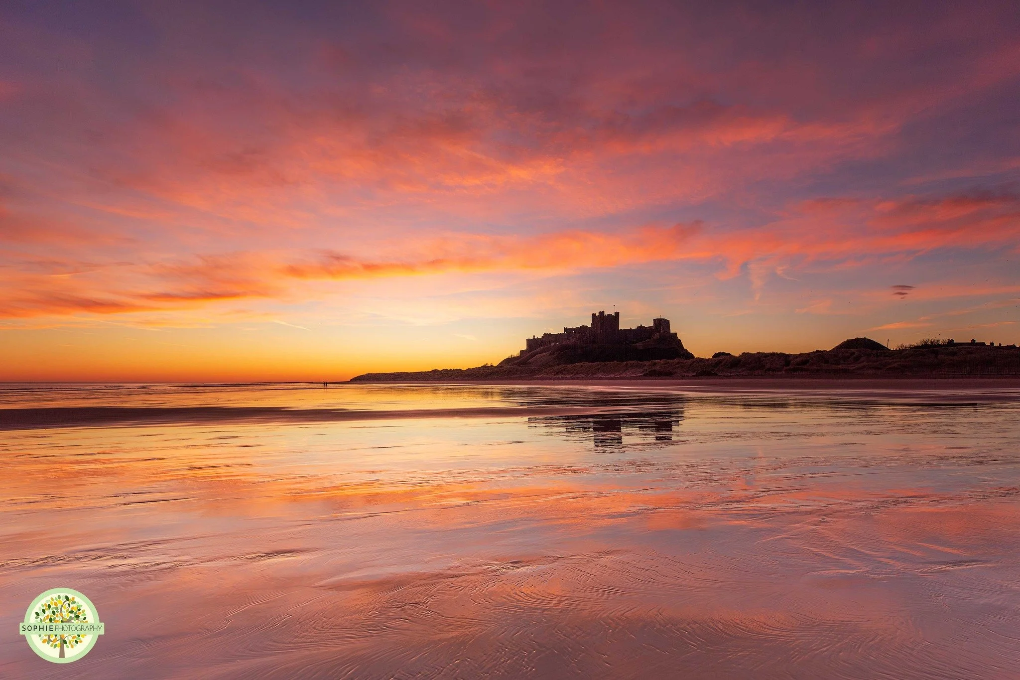 There is just something that hits differently when it comes to sunrises on Bamburgh beach. It's without a doubt, on of my favourite places to photograph, I feel so lucky that I have seen so many beautiful mornings there. If you haven't ever witnessed