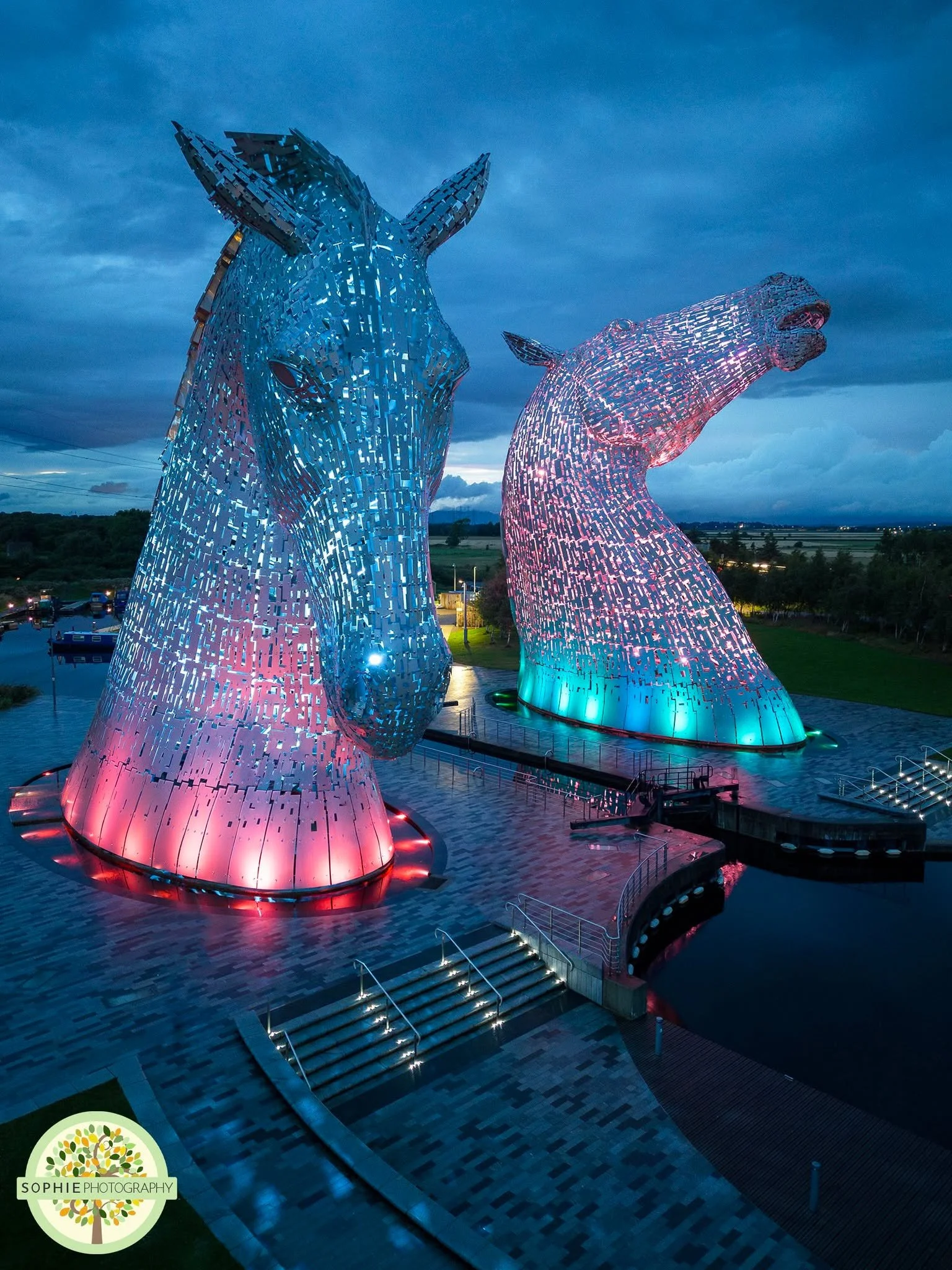 🏴✨ Not Just the North East… Hello Glasgow! ✨🏴
I know we mostly share our North East photography, but did you know we also have a beautiful range of Glasgow and Scottish prints too?
From the incredible Kelpies, to Glasgow’s iconic mur