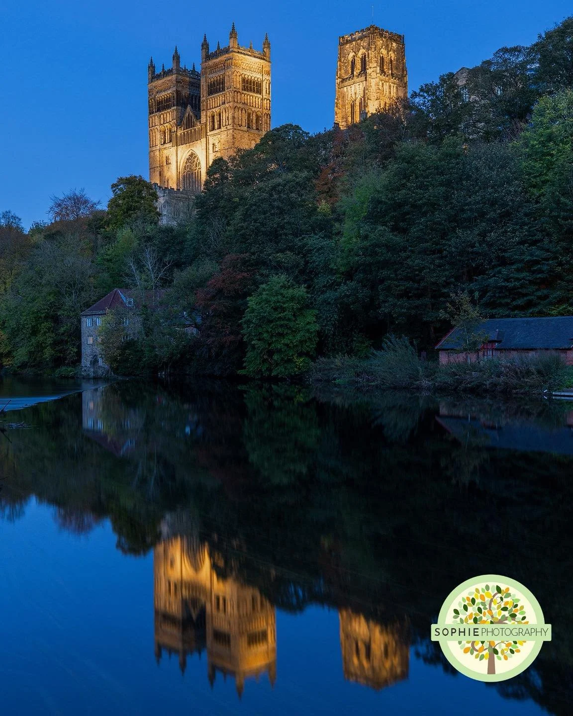 Durham Cathedral looking absolutely magical during blue hour 💙
The stillness of the River Wear was perfect that evening last week, I couldn&rsquo;t resist capturing the reflection. There&rsquo;s something so peaceful about this view as the city star