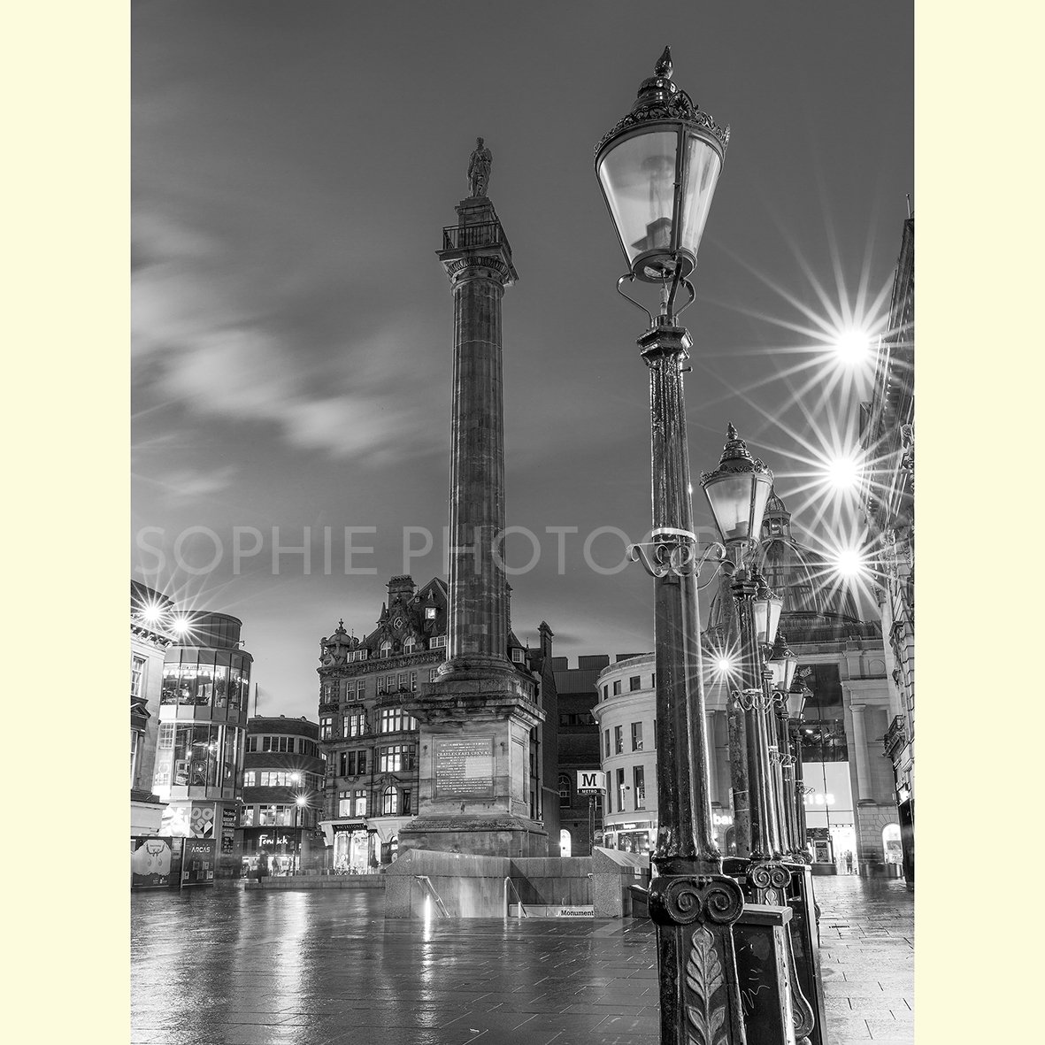 Grey's Monument Lamps.jpg