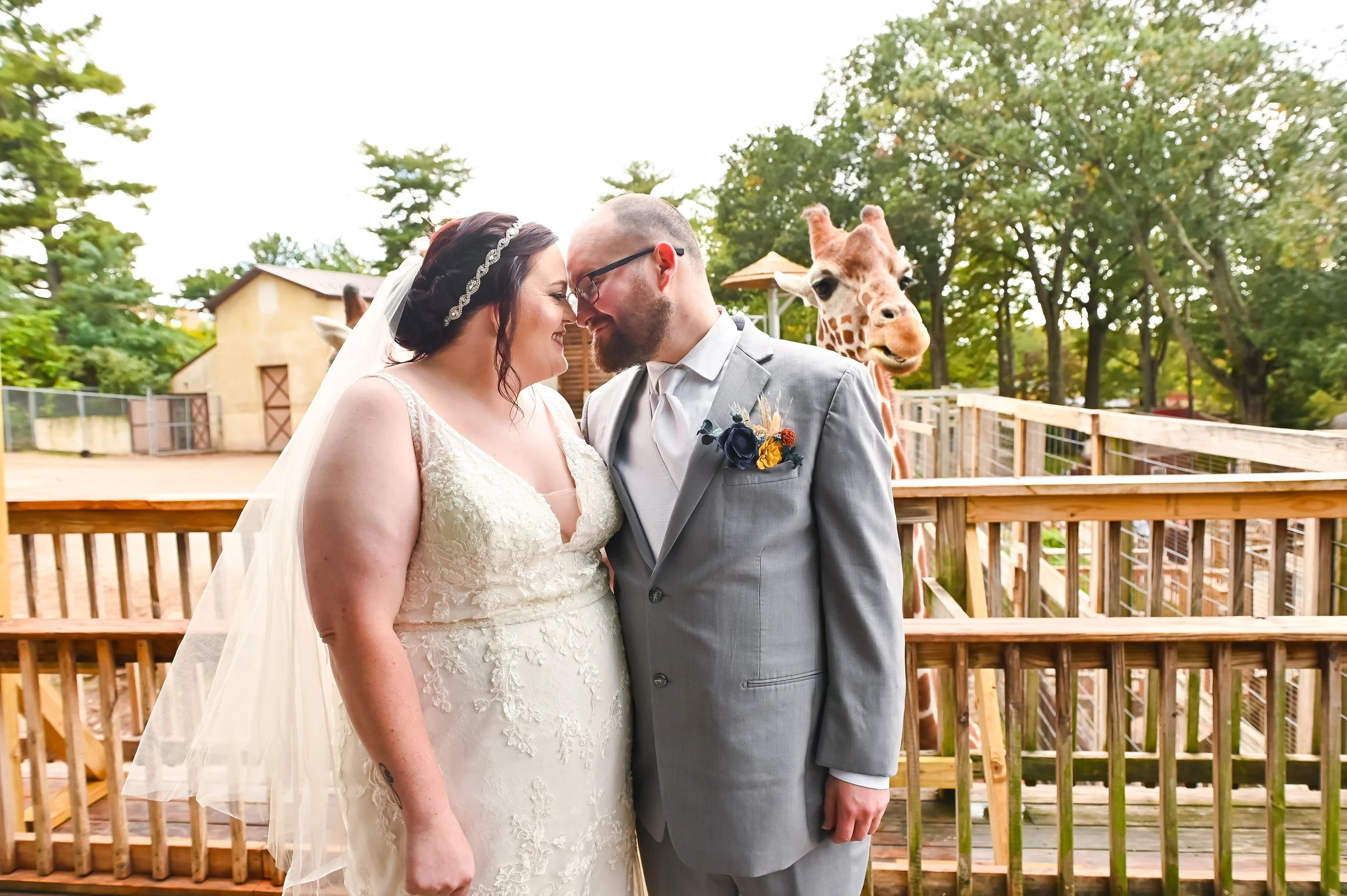 Ashley &amp; Kevin’s Unforgettable Wedding at Elmwood Park Zoo: A Real Wedding Spotlight
