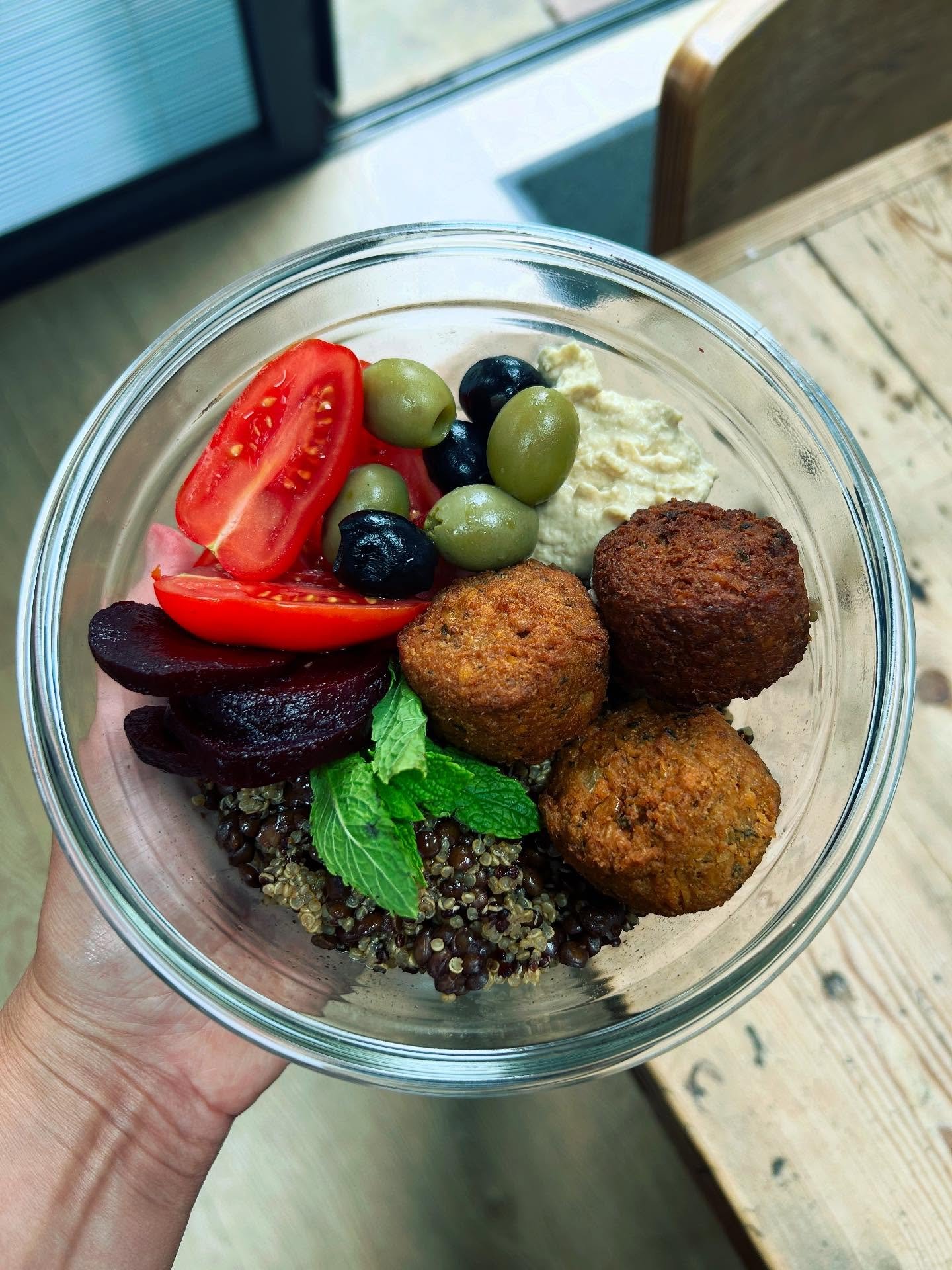 Planning lunches for next week? This is an example of what I&rsquo;d call a Sling-Together-Lunch, which takes minimal time and effort. Pre-cooked lentils and quinoa pouches are a store-cupboard staple, and offer such an easy win to add filling protei