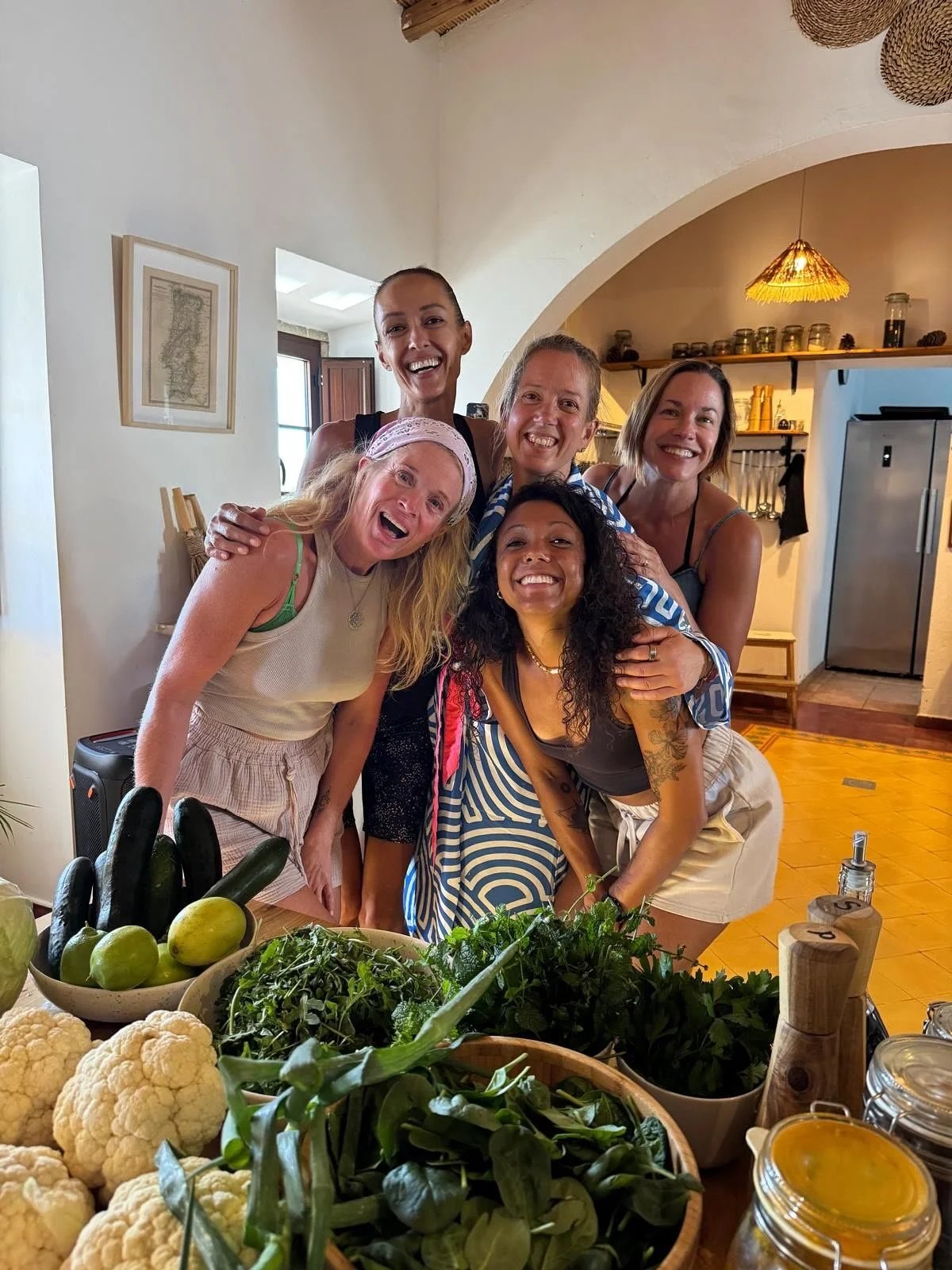 👉 What happens when you take a group of people, remove their phones, and place them in the middle of nature for a week?

I got to find out recently at @wildviewretreat , where I spent an incredible week supporting guests with their nutrition and wel