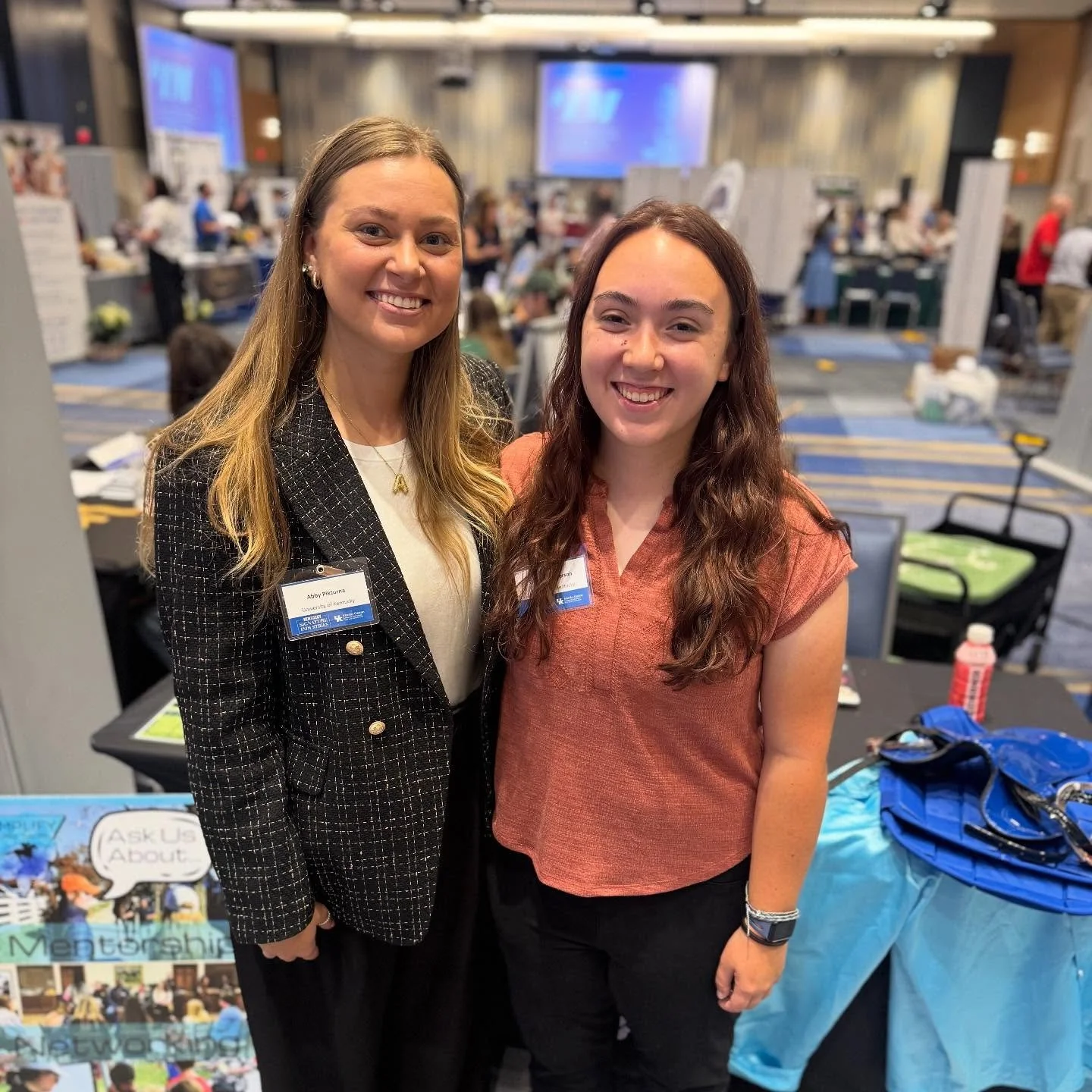 We had an amazing time at the 2025 Kentucky Signature Industries Career Fair at @universityofky! It was so special to connect with both current and past Amplify mentees. ✨ We&rsquo;re grateful for the strong community we&rsquo;ve built together and p