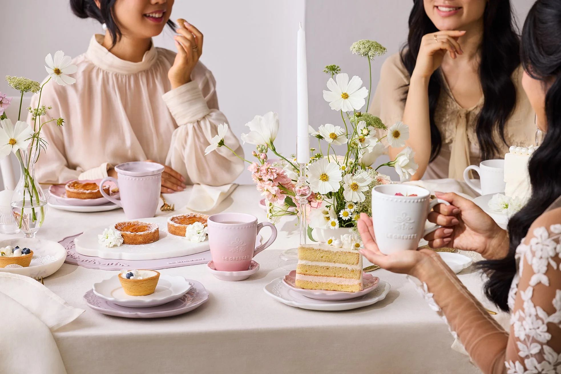 LE CREUSET_ETERNITY_LACE_0303.jpg