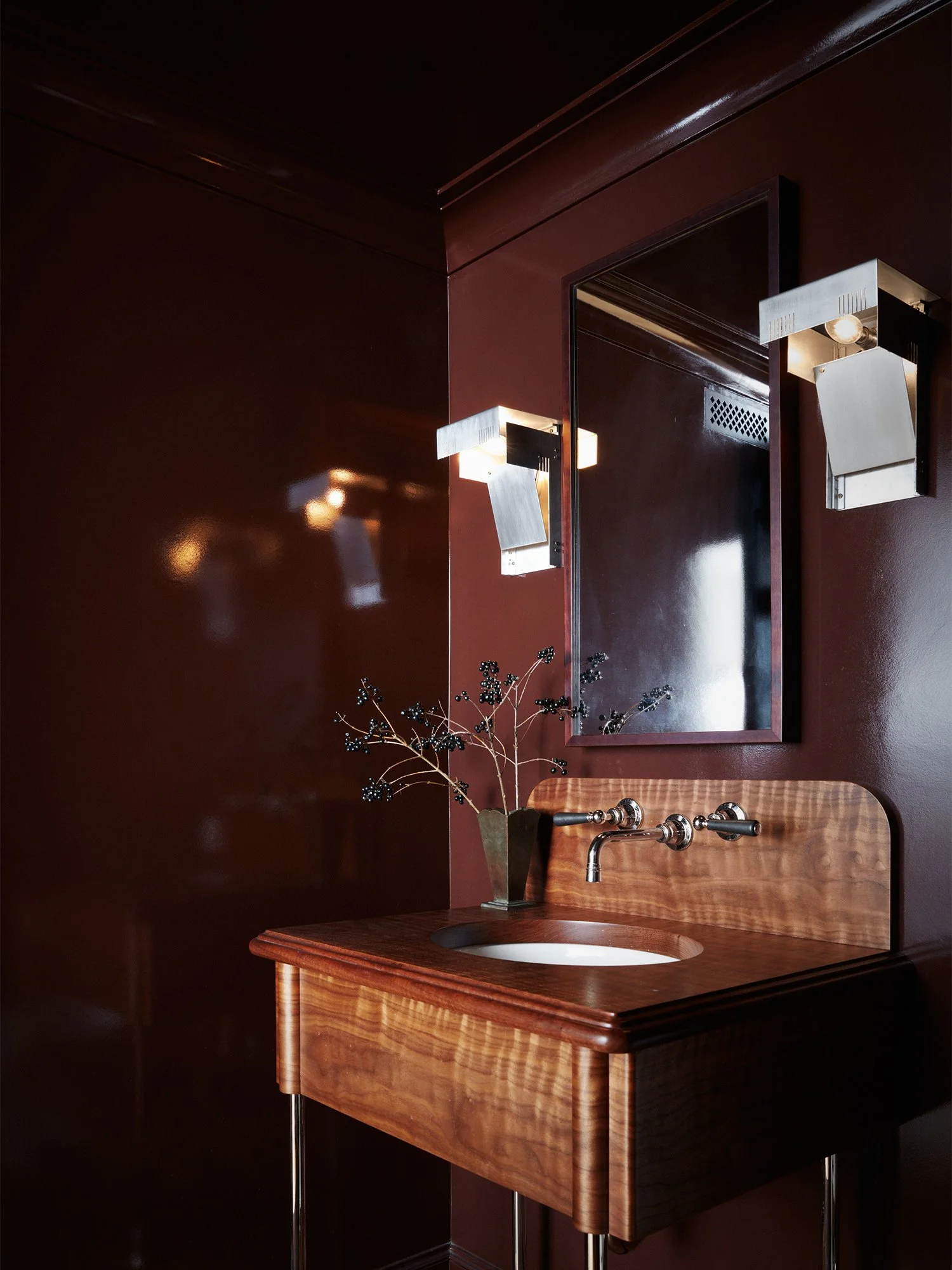 Powder room.