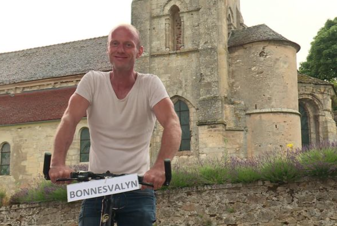 Insolite : un maire parcourt 700km à vélo pour sauver son église
