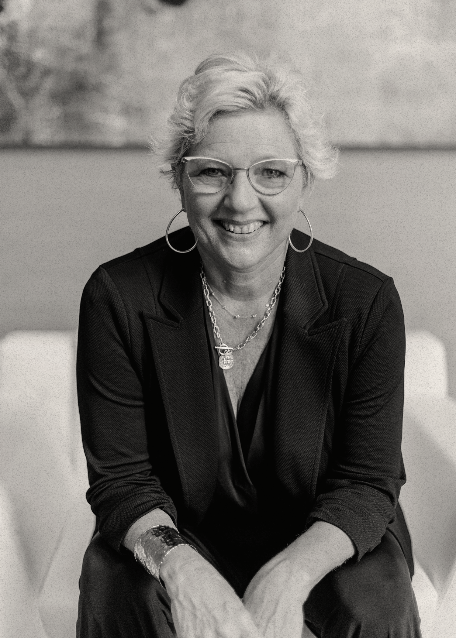 Suzanne Phillips.png