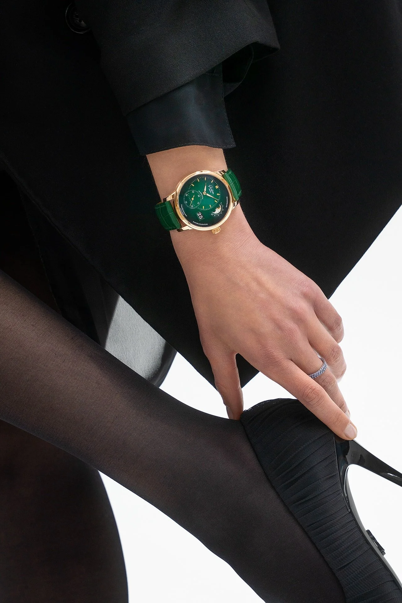 AngelaMSchlabitz-SocialContent-GLASHUETTE-2026-ARV8978-WEB.jpg