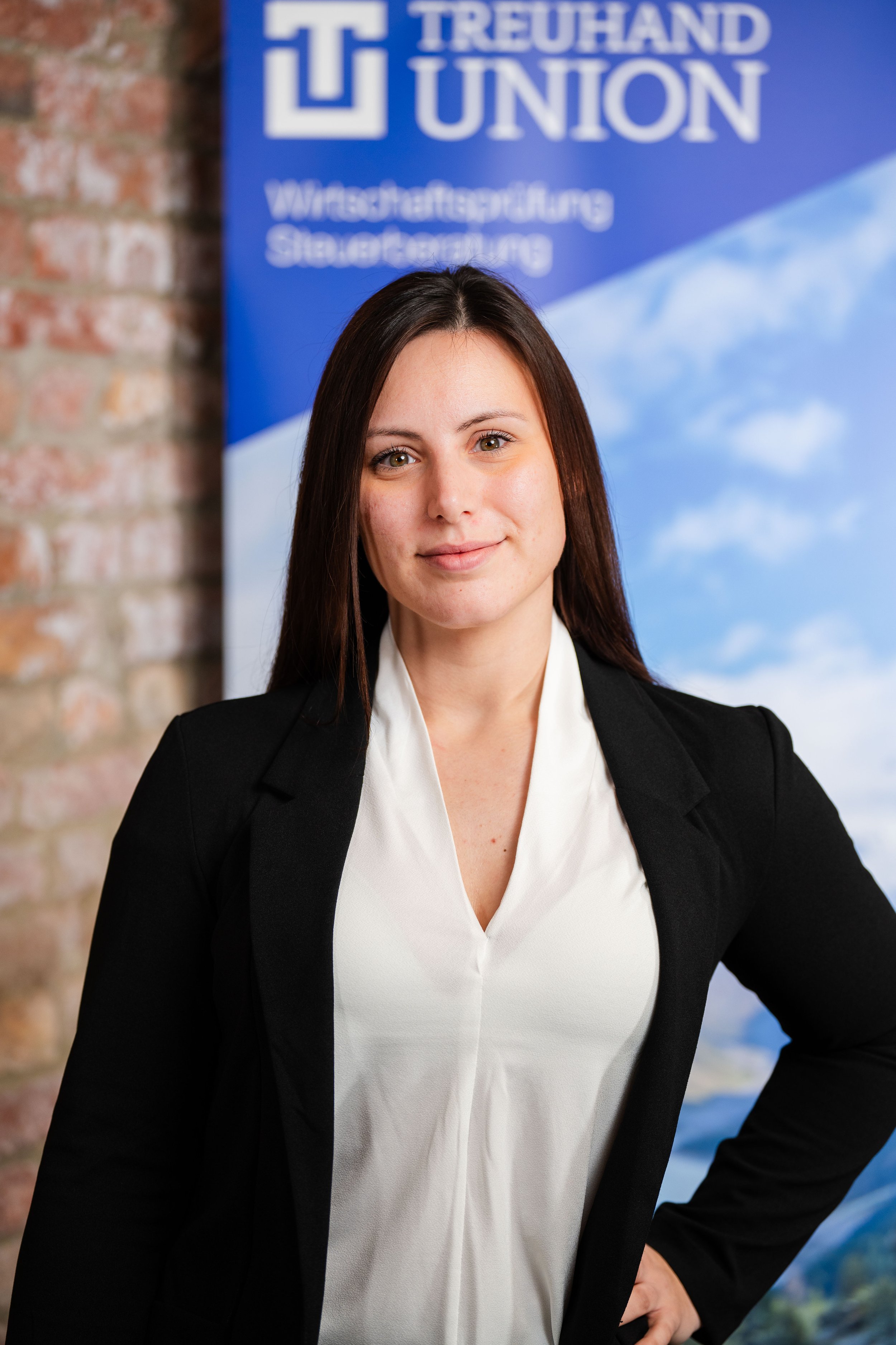20240228_BSS_Business-Potraits_Treuhand-Union-Gonzagasse(c)EugenKarlcreates-72DPI-41.jpg