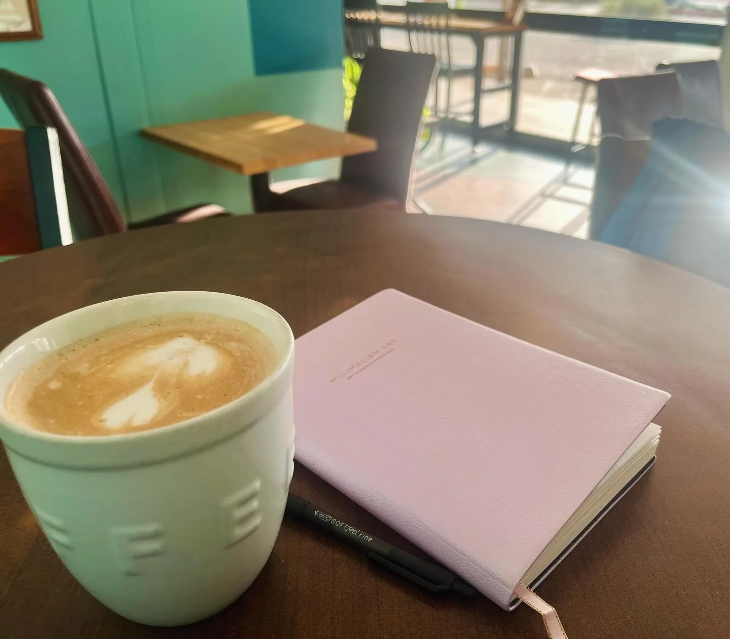 The Artist&rsquo;s Way week 1 solo date: coffee and journaling. 

Giving this book/program a shot. I&rsquo;ve already been inspired to work on writing projects I haven&rsquo;t looked at for months. ✍️ 

#theartistsway