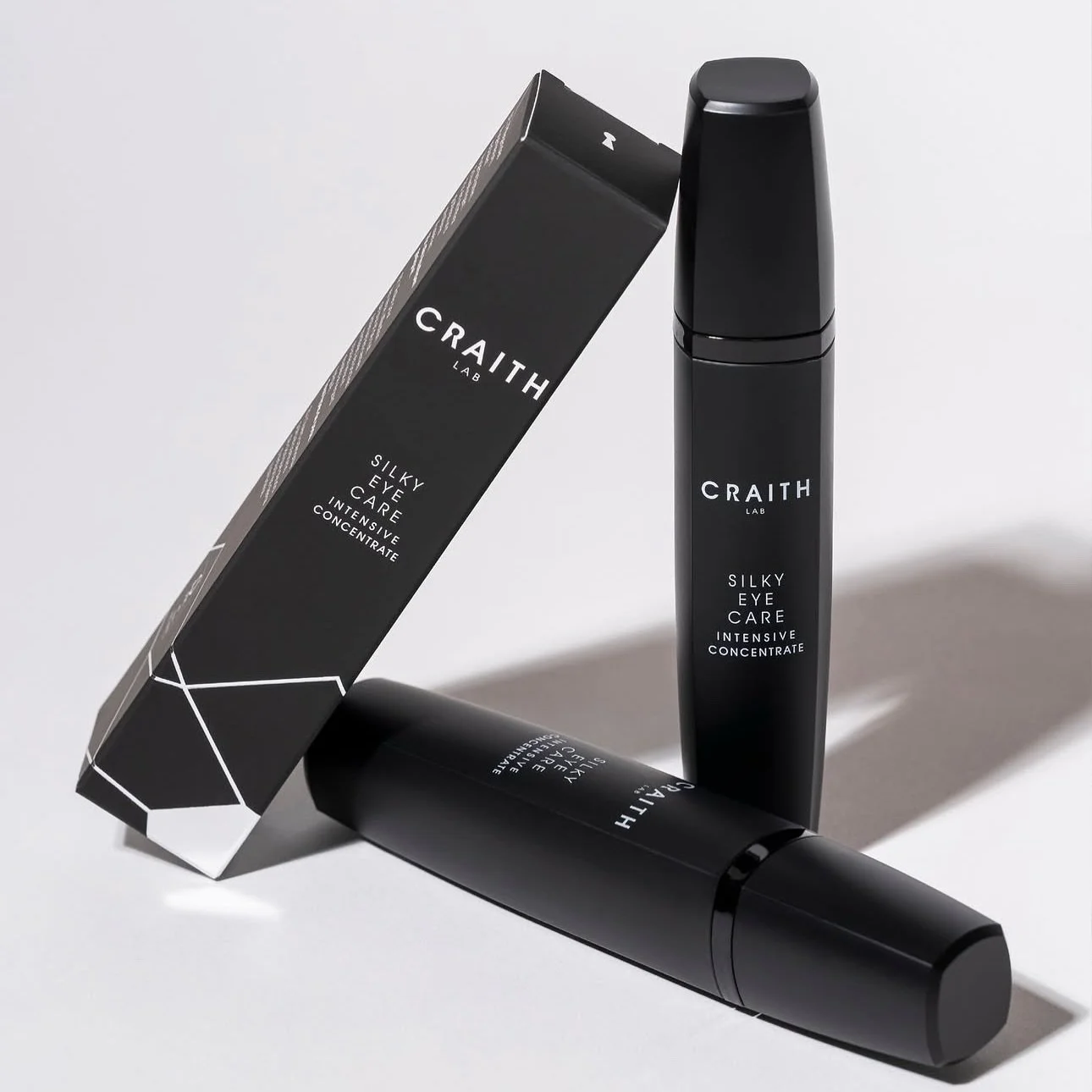 Er is skincare, en er is Craith Lab.

Waar veel merken de huid tijdelijk verbeteren, richt Craith Lab zich op duurzame huidgezondheid van binnenuit.
De producten activeren het zelfherstellend vermogen van je huid en pakken veroudering, stress en onts