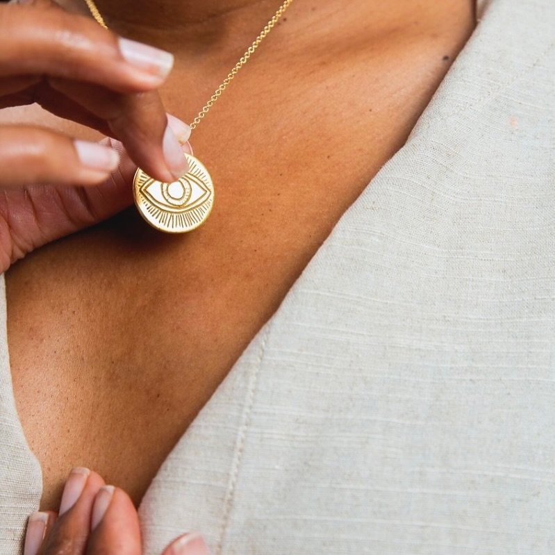 Venus Friday Vibes 

The Third Eye Pendant &mdash; a talisman from my signature collection! She&rsquo;s handcrafted with love using traditional wax carving before taken to Hatton Garden to be cast in sterling silver before being dipped in 21ct Gold V