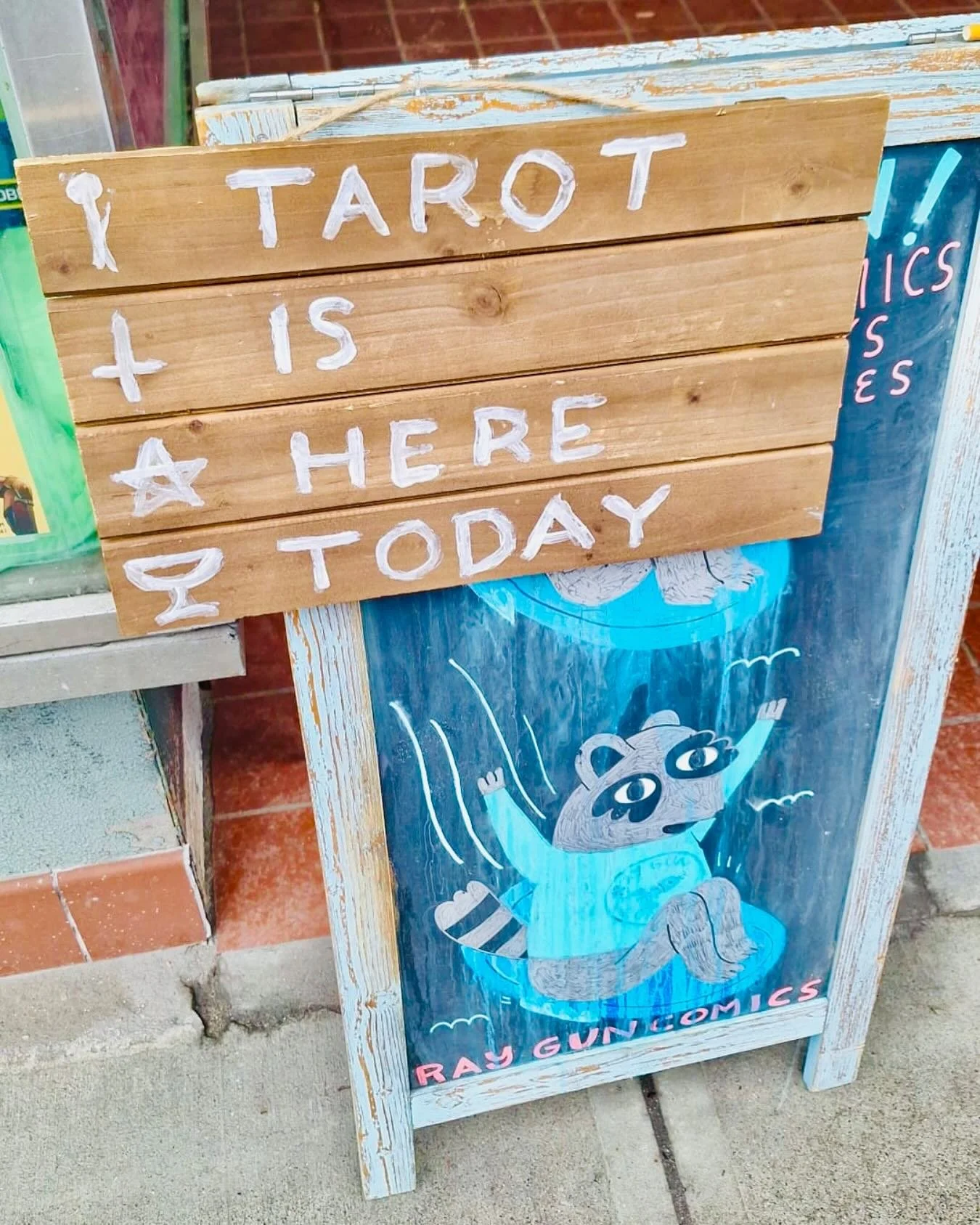 Looking for something to do on this rainy Sunday? Come get your cards read! We have a pop up tarot event happening today. Stop by and… see your future? 🔮
#rayguncomics #rayguncomicshop #lovebrattleborovt