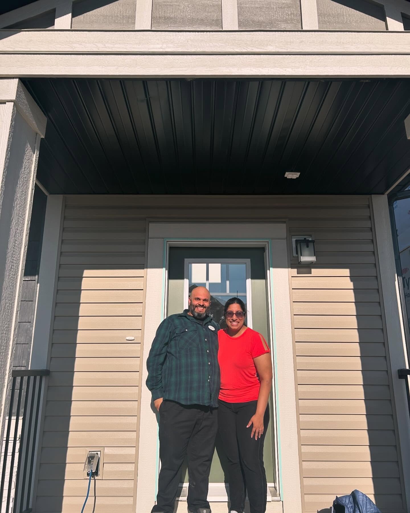 Congrats to my amazing clients for finally landing their dream home 💕 I couldn&rsquo;t be happier for the two of you!!