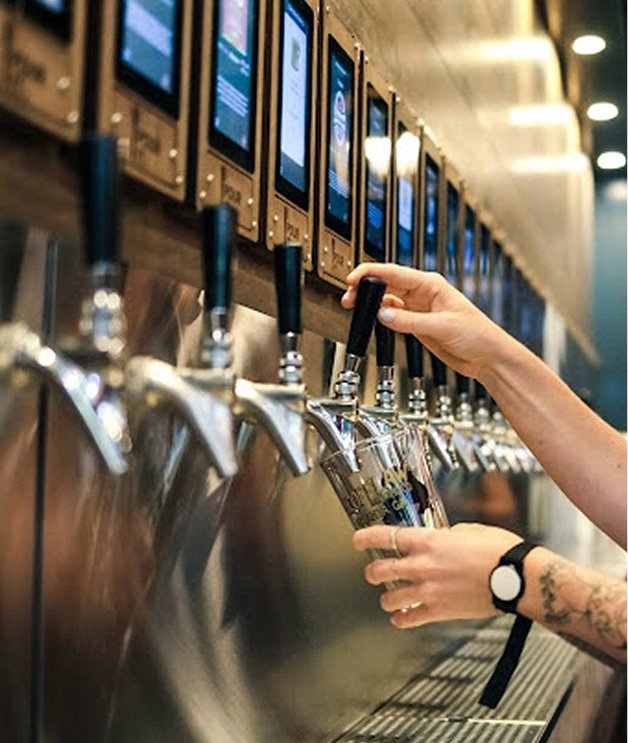 How Self-Service Bars Improve the Guest Experience