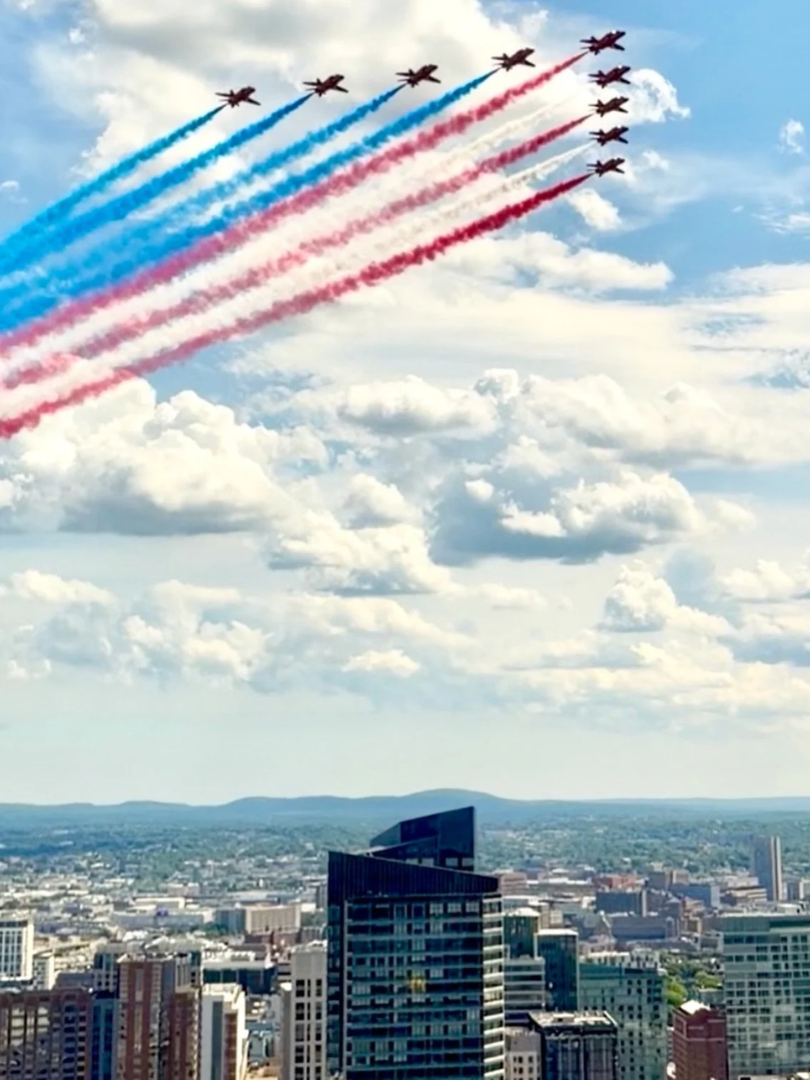 The Royal Air Force&rsquo;s Red Arrows came through Downtown Boston today to celebrate America / Boston 250! ✈️🇬🇧🇺🇸

#Boston250 #Massachusetts250 #America250 #RoyalAirForce