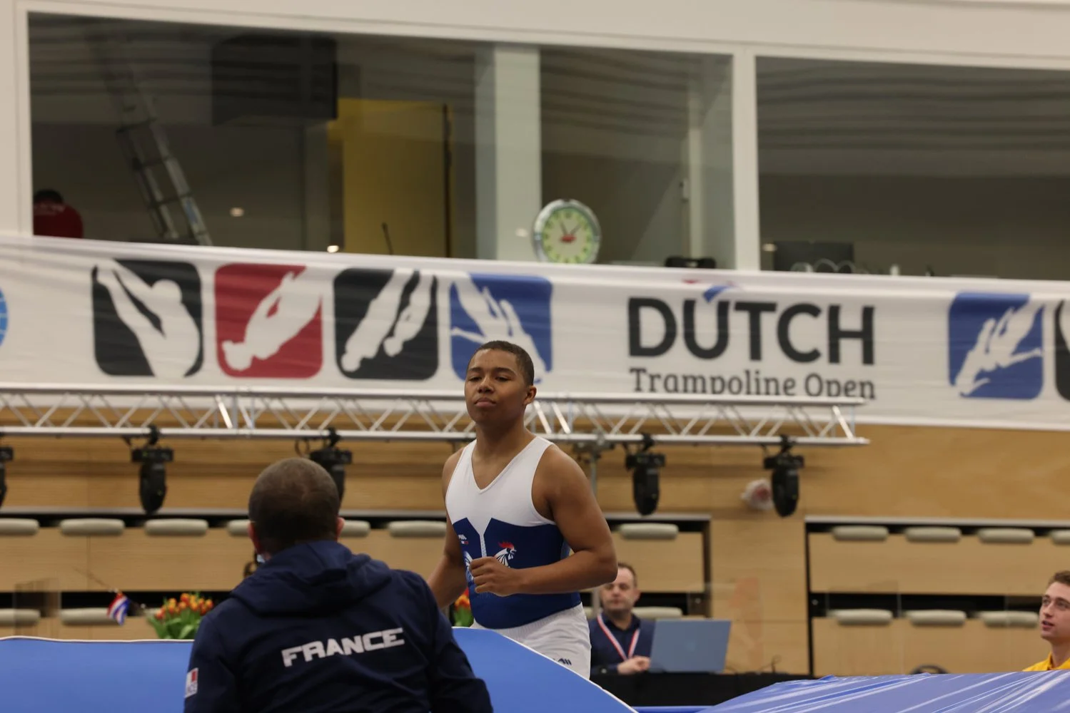 1eDagDutch168TrampolineOpen.jpg
