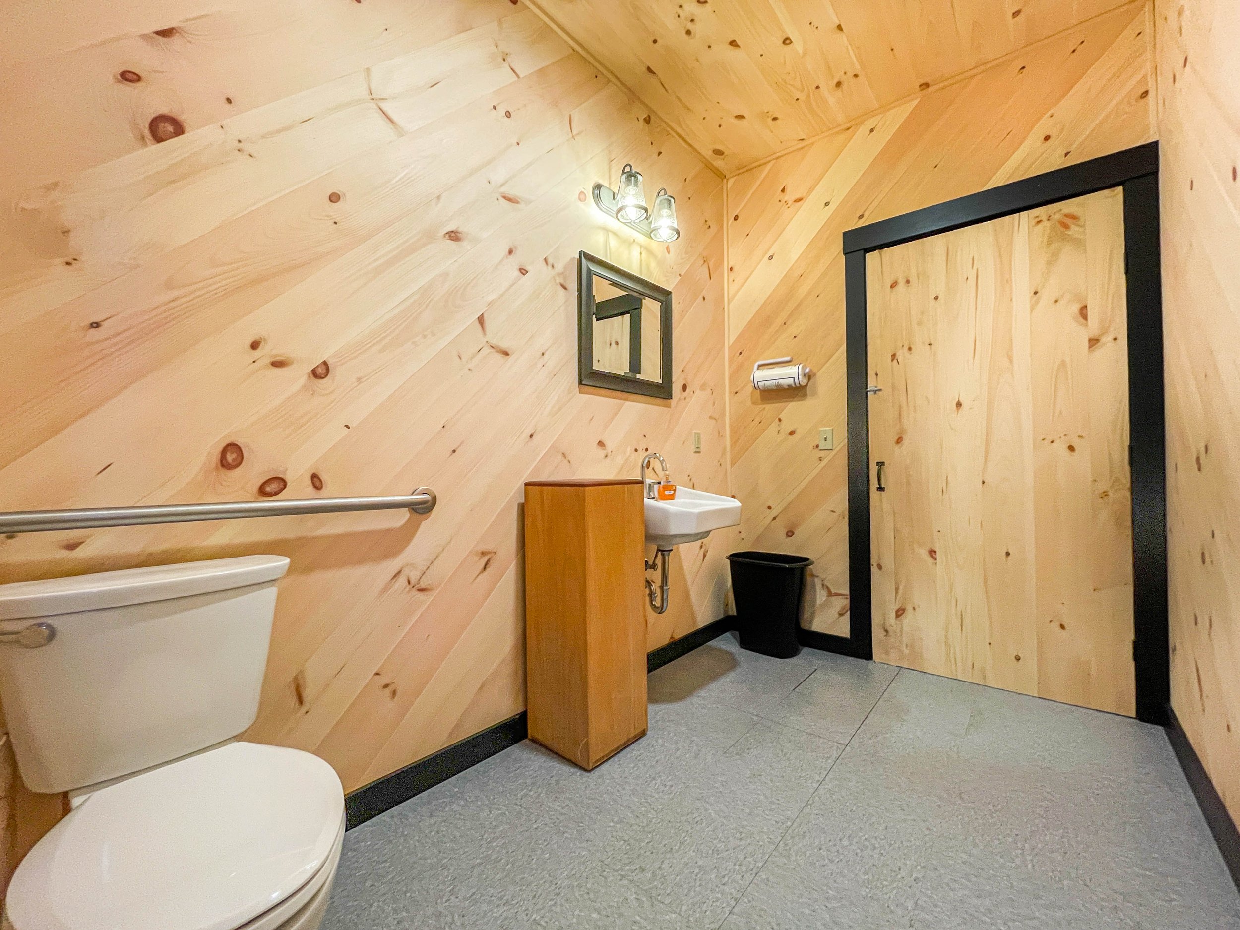 Oceanwood - Barn - 23 Bathroom.jpg