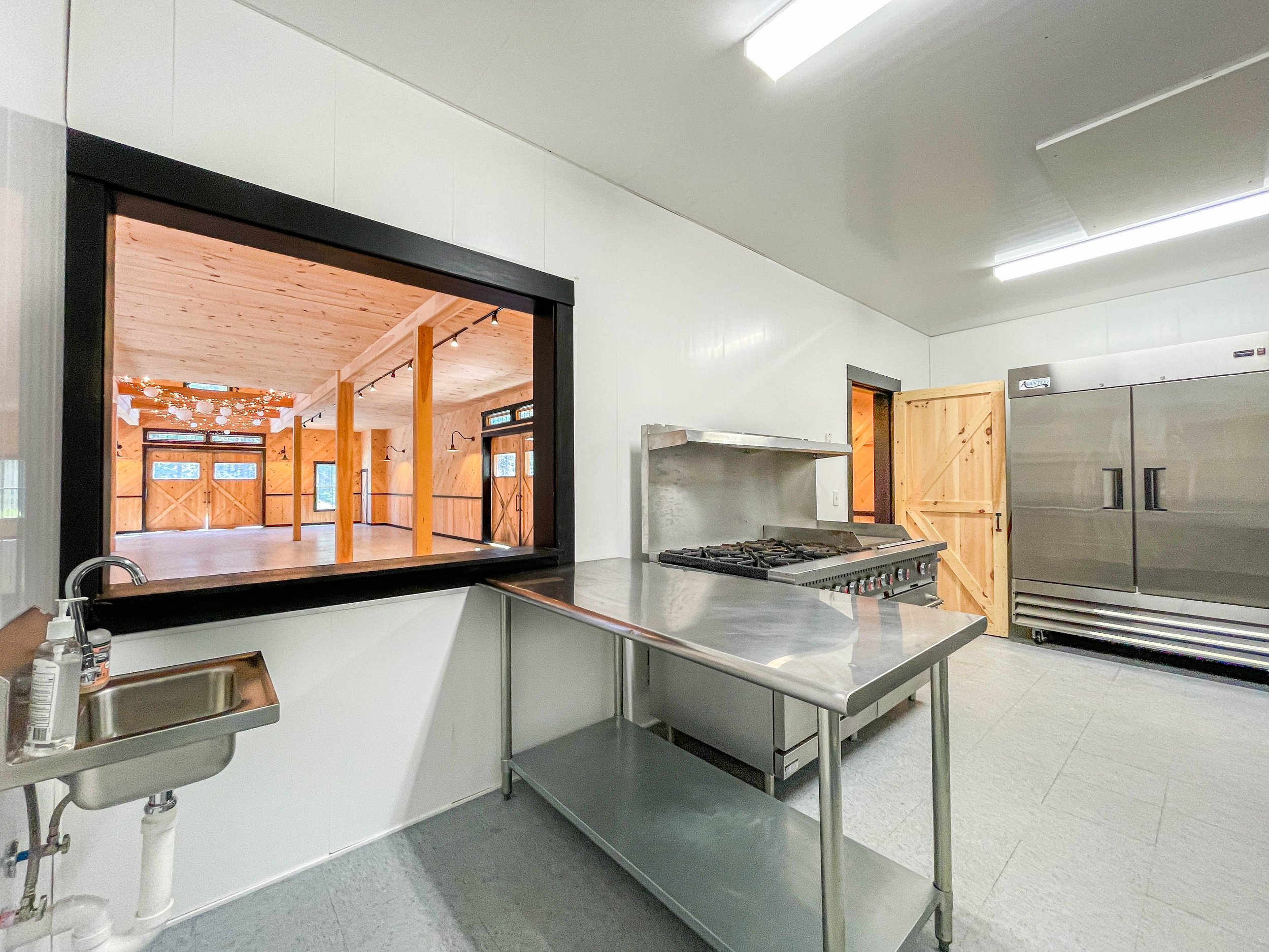 Oceanwood - Barn - 28 Kitchen.jpg