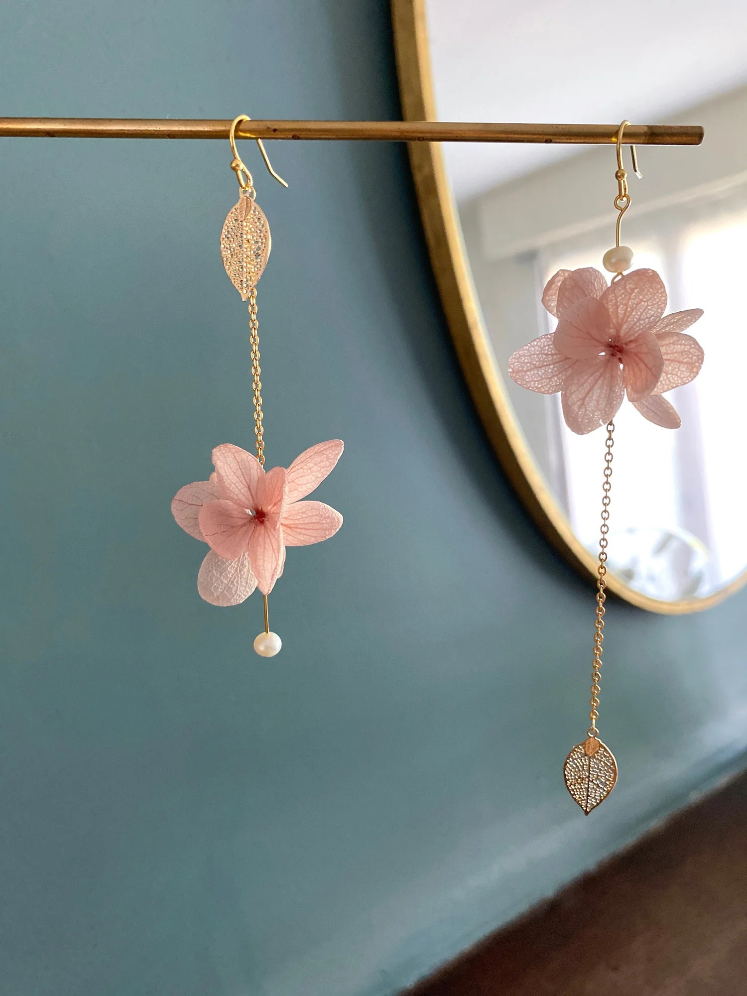 Boucles D'oreilles Pendantes Perle Et Pierre Rose - Fait Main En France - Neuf Sans Emballage