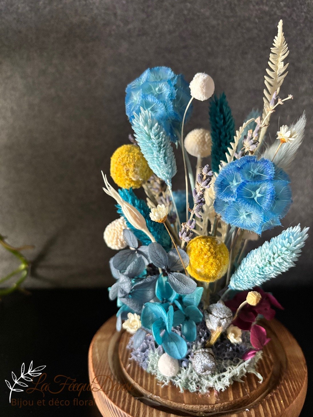 preserved flowers glass dome blue 5.JPG