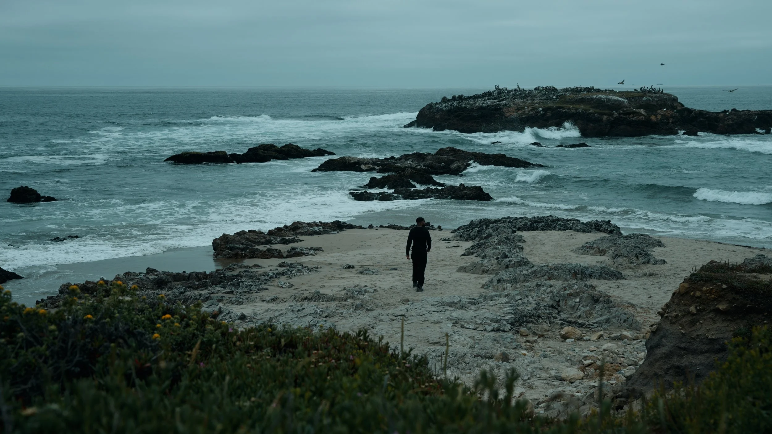 CASTAWAY Still _3.jpg