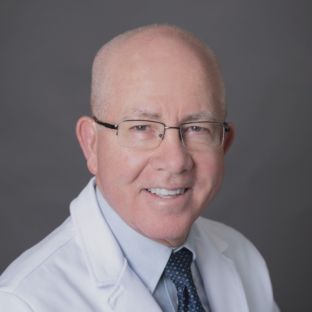 We are back with another Featured Provider Friday! 💡

Dr. Goodman is a boar-certified Dermatologist, founding President and Fellow, of the American Society for Mohs Surgery. Goodman received his undergraduate degree from the University of Arizona, a