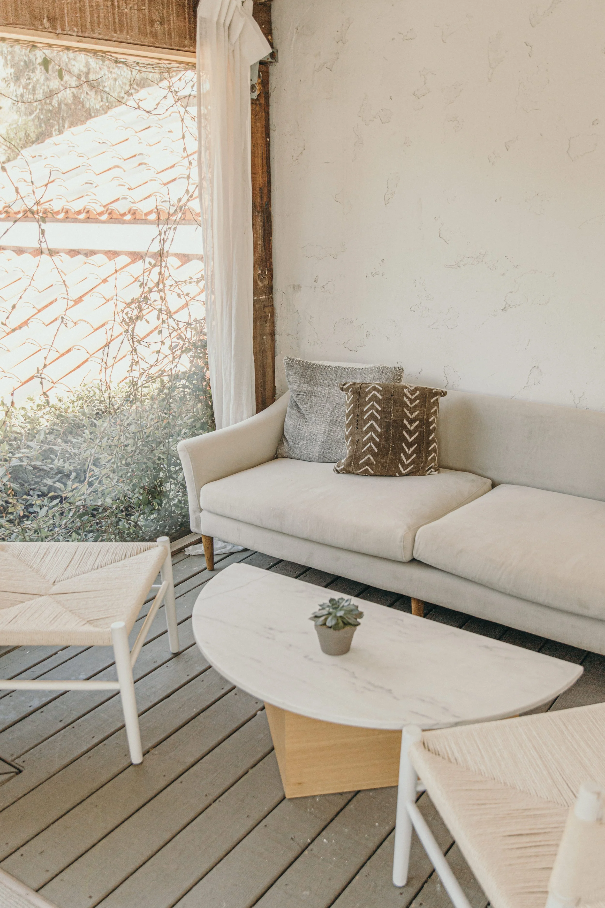 members beach club lounge.jpg