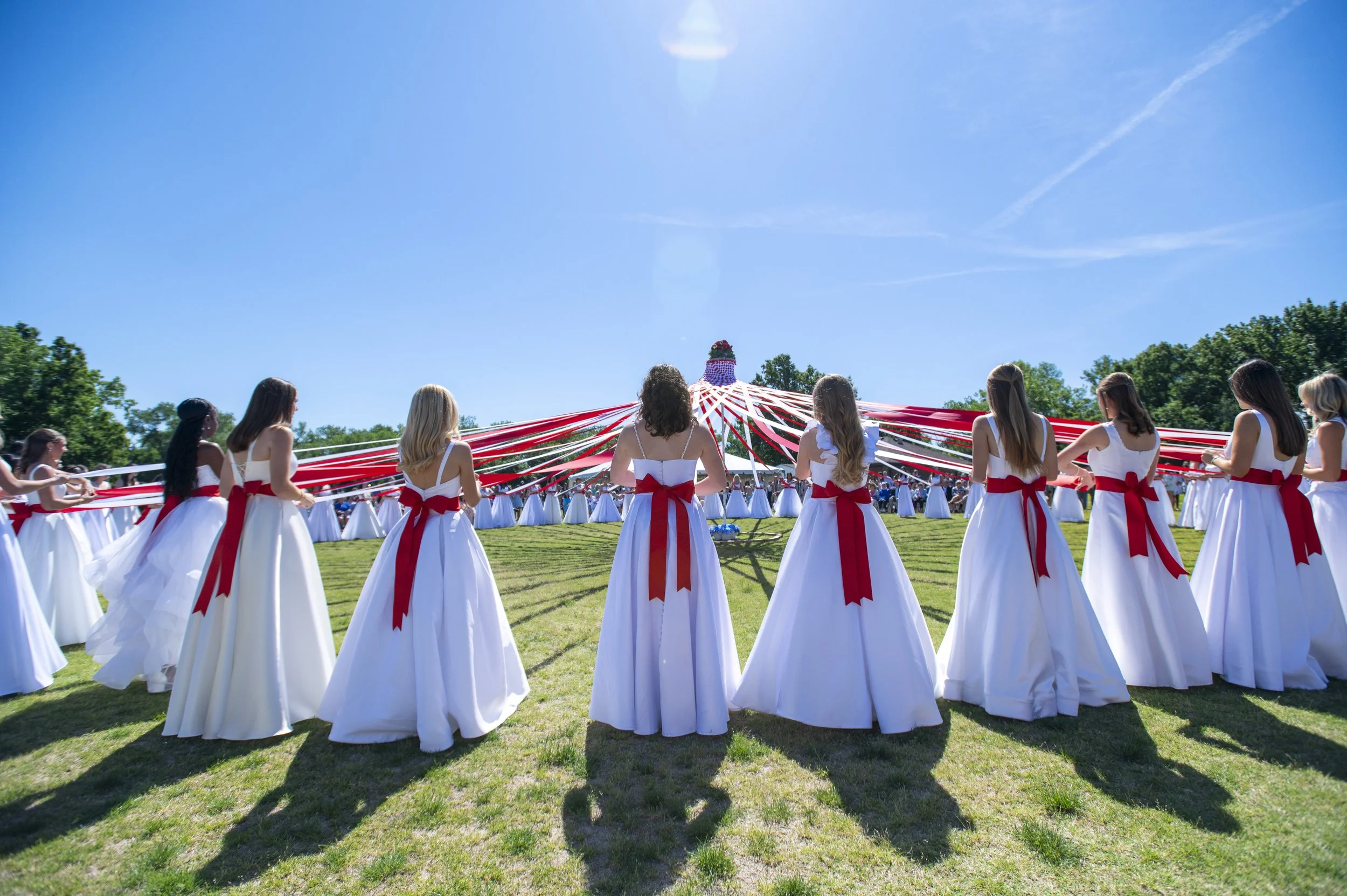 2026 Viz Maypole152.JPG