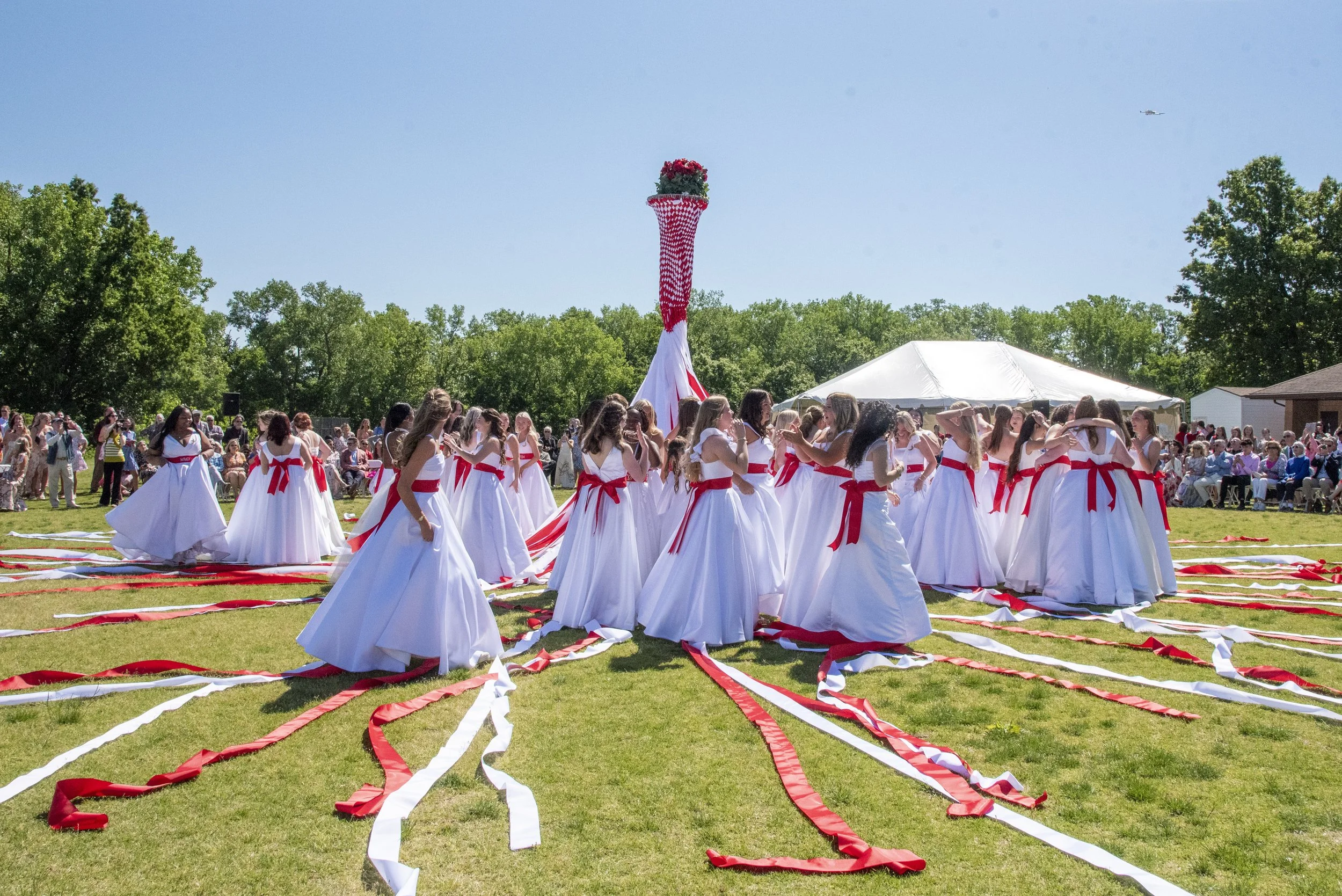 2026 Viz Maypole166.JPG