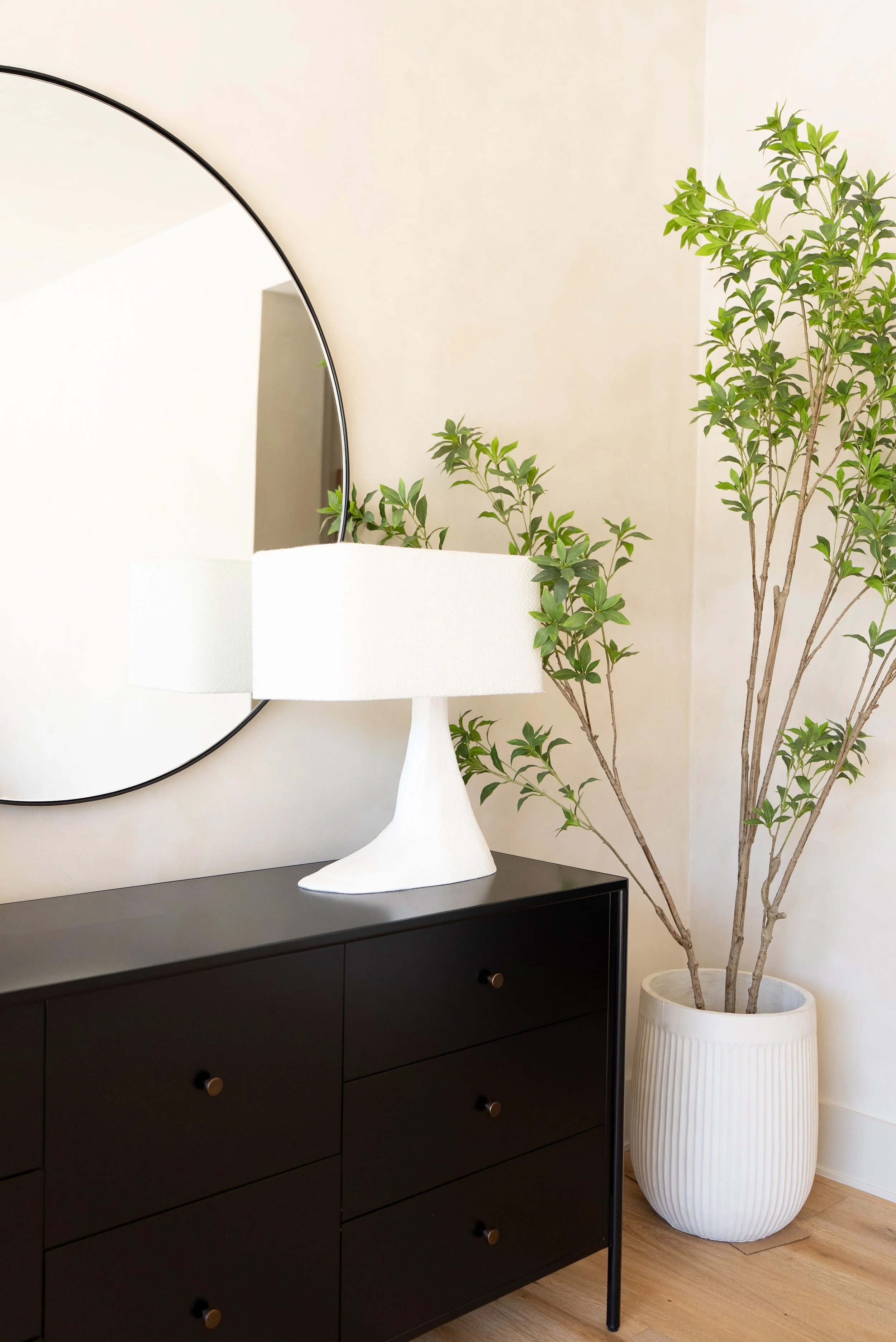 Close up of console lamp.jpg