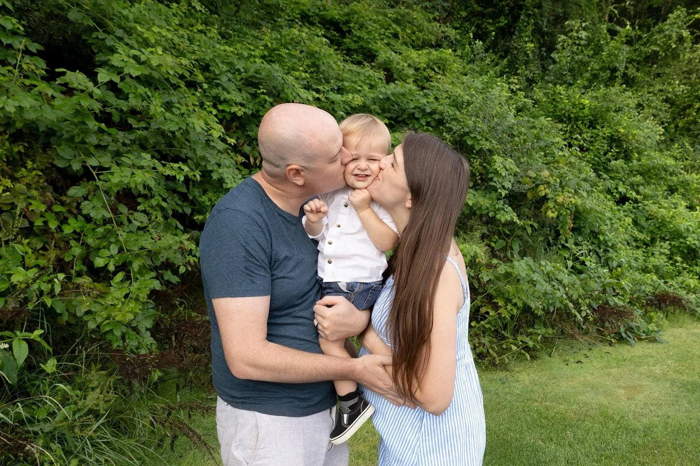 A little bit of goofy, a little bit of sweet, and add in a dash of last minute! Congratulations to Nick and Emily now that little Wesley has made his way into the world! ❤️☺️ I am always tickled when clients ask me back and I get to be a part of thei