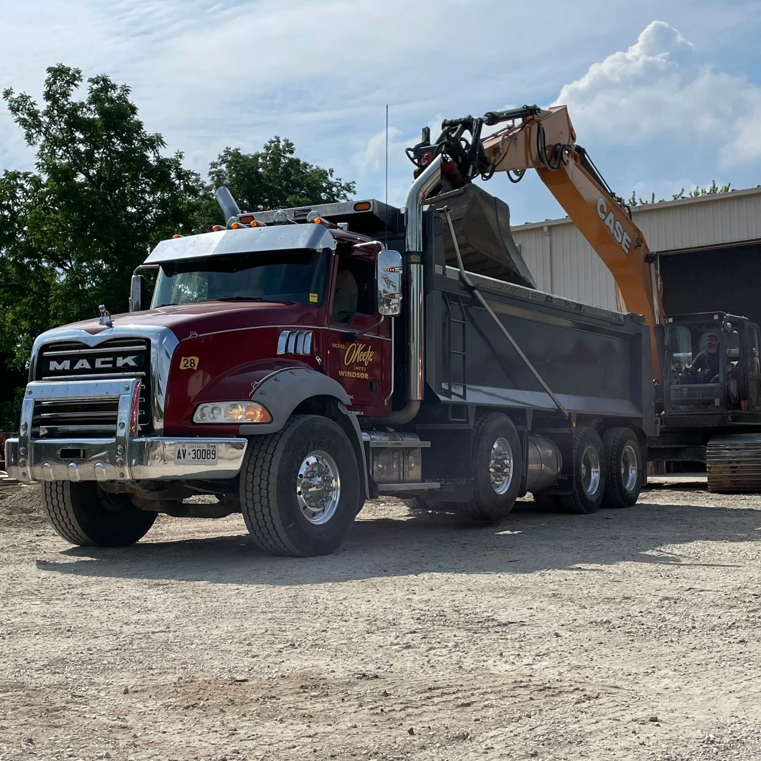 aggregate supply and dump truck contractor Ontario